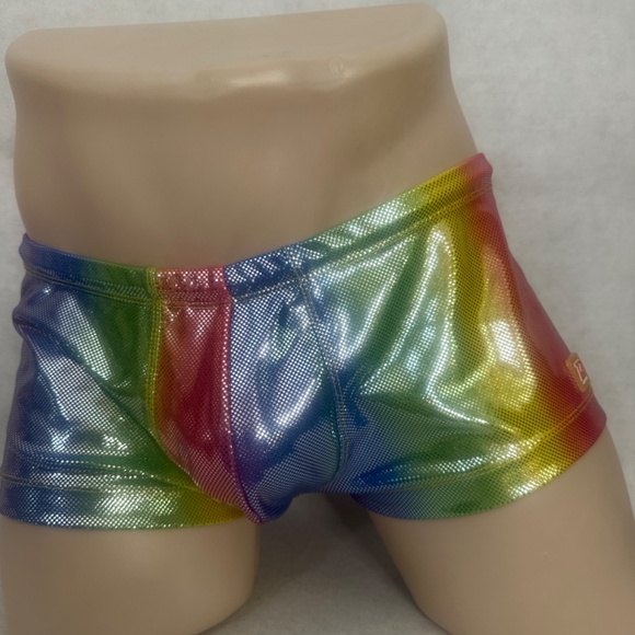 Pistol Pete Metallic Square Cut Swimsuit 34-42" waist Gently worn Nylon/spandex - Picture 4 of 5